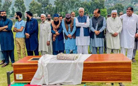 Dozens killed as India and Pakistan heighten violence over Kashmir
