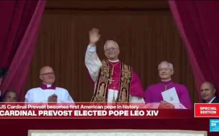 Replay: Leo XIV calls for 'building bridges' in first address