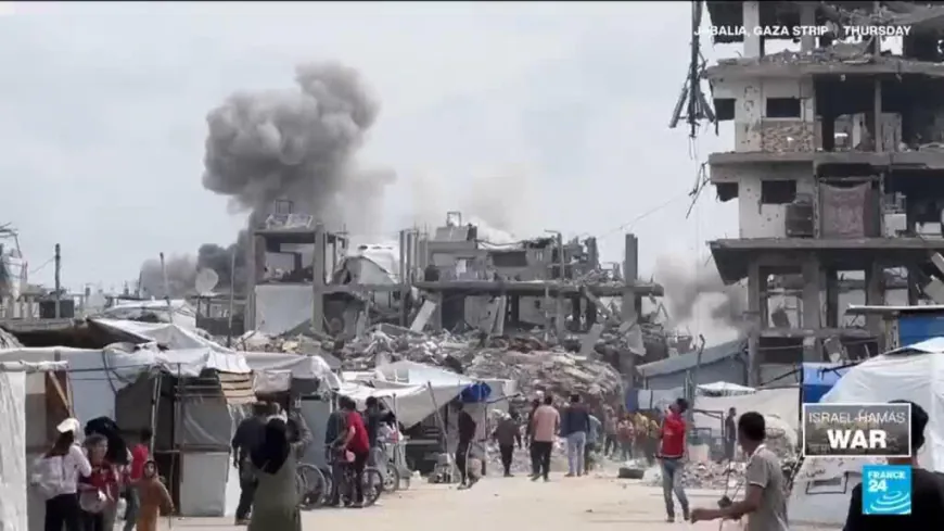 Gaza: Airstrikes intensify as hopes for ceasefire fade