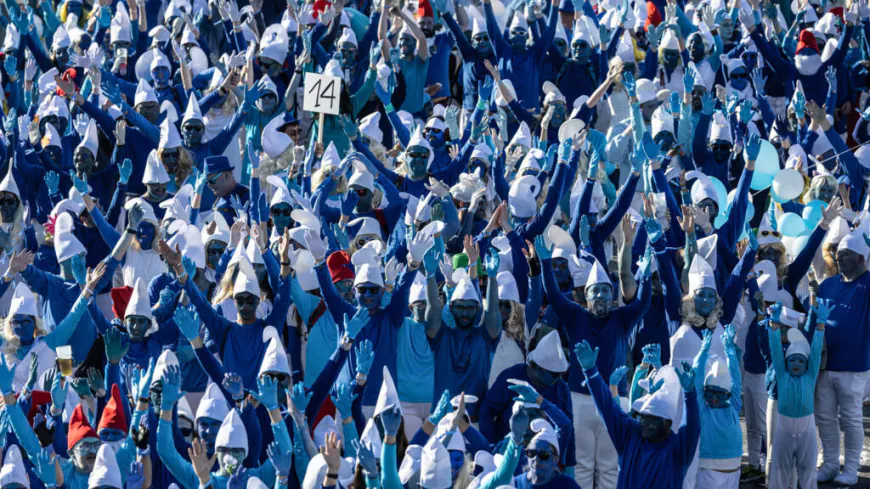 ????The Bright Side: French town breaks world record for... Smurfs