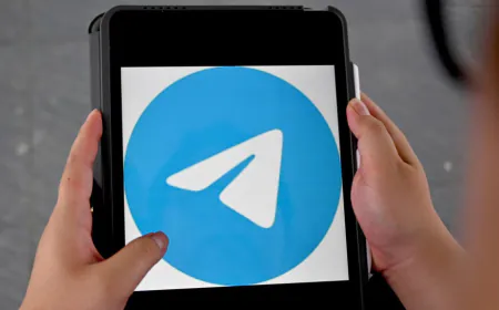 An independent Russian website reveals links between Telegram and Russian FSB