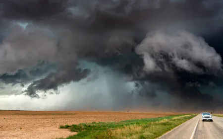 The Viral Storm Streamers Predicting Deadly Tornadoes—Sometimes Faster Than the Government