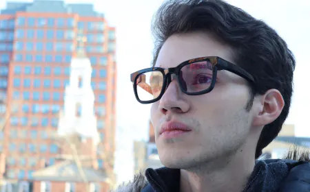 These Transcribing Eyeglasses Put Subtitles on the World