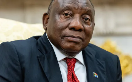 South African President Opens Corruption Inquiry of Police Leader