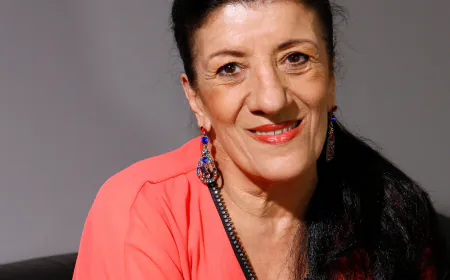 Biyouna, Algerian Star With Tart Tongue Onscreen and Off, Dies at 73