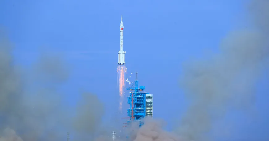 China launches craft to bring 3 stranded astronauts back from space station