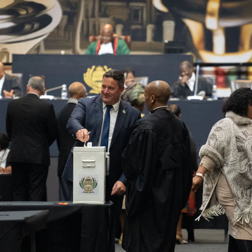 John Steenhuisen, South African Party Leader, to Step Down