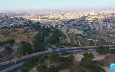 While southern Lebanon evacuates, northern Israel stays put
