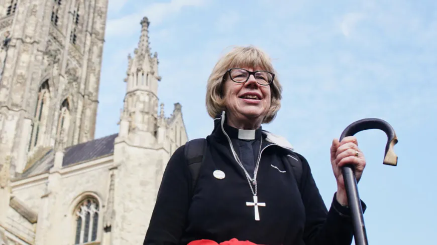 Former cancer nurse Sarah Mullally to be enthroned as first woman to lead Church of England