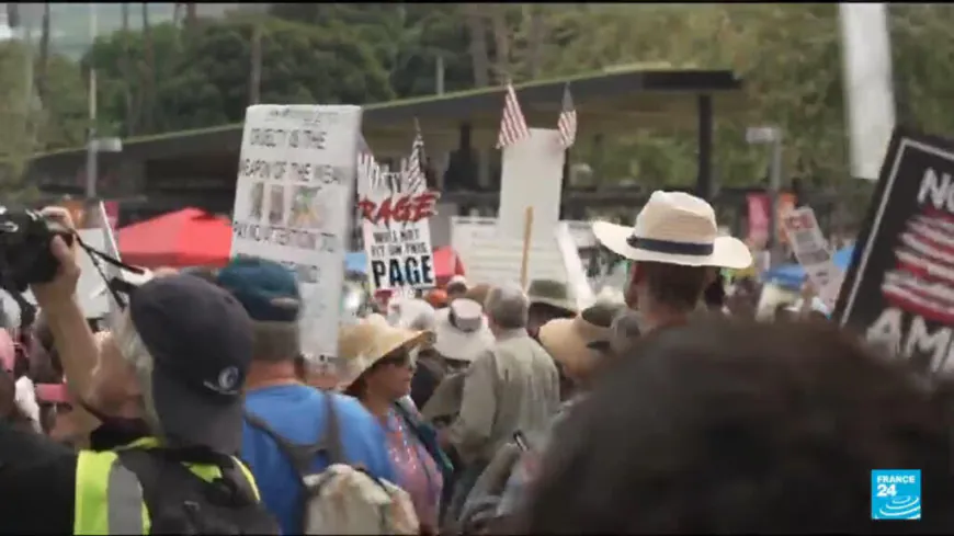 'No Kings' rallies draw crowds across US