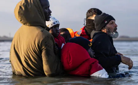 UK, France agree on three-year deal to curb Channel migrant crossings