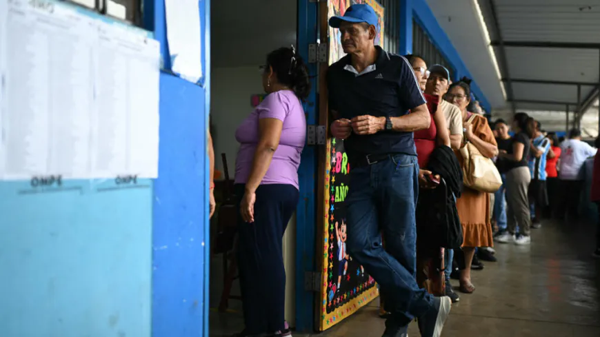 Peru election extended for second day after ballot delivery failure
