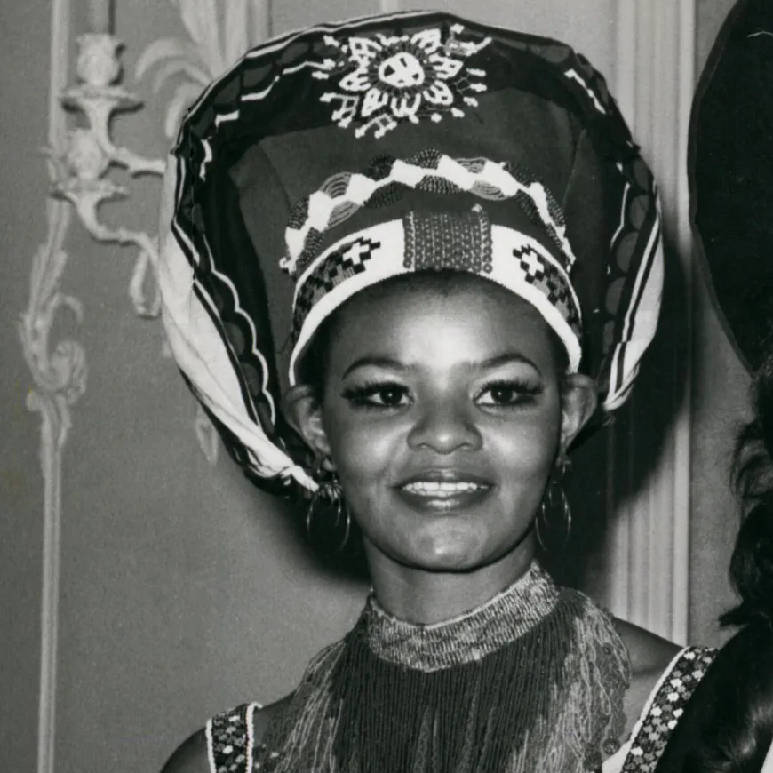 Cynthia Shange, Who Defied Apartheid at a Beauty Pageant, Dies at 76