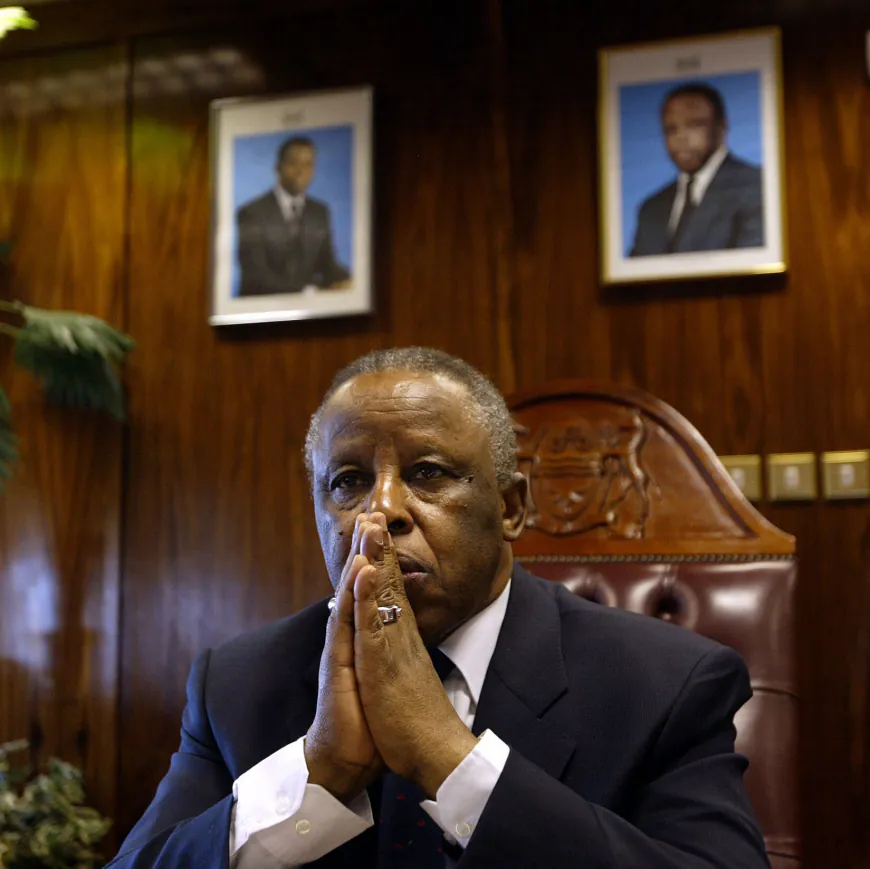 Festus Mogae, Former Botswana President Who Tackled H.I.V., Dies at 86