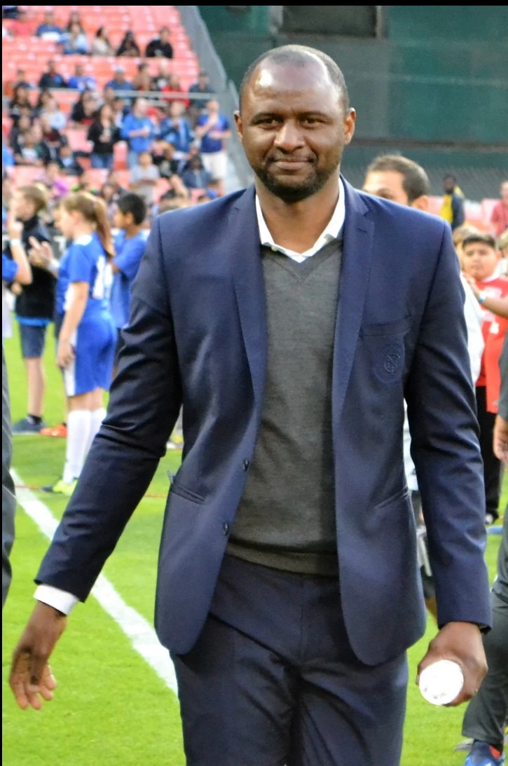 Sénégal : Patrick Vieira prend les commandes des Lions, un choix qui ouvre une nouvelle ère